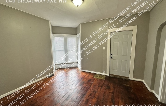 646 BROADWAY AVE NW