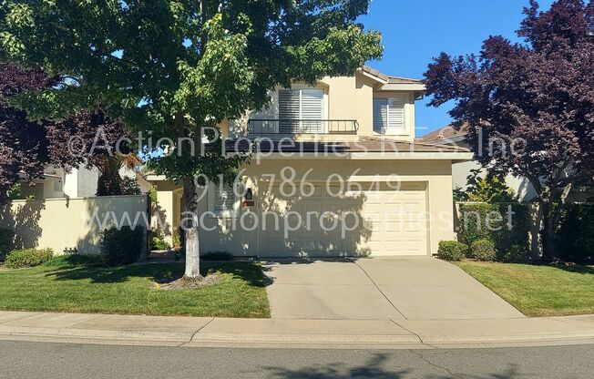 East Roseville, Quiet, Peacful Setting, Beautiful Courtyard entrance 3 Bedroom 2.5 Bathroom, Loft Low Maintenance rear Yard