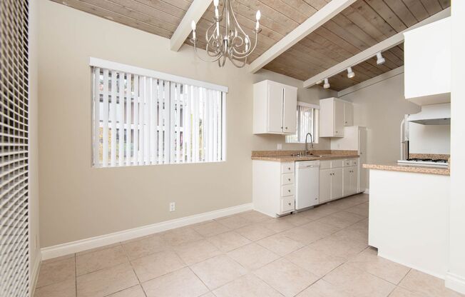3 beds, 1.5 baths, 1,030 sqft, $3,650, Unit 11