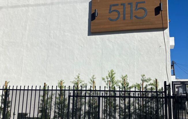 5115 Clinton