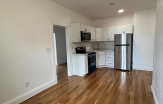 2 beds, 1 bath, 1,000 sqft, $2,800, Unit 6