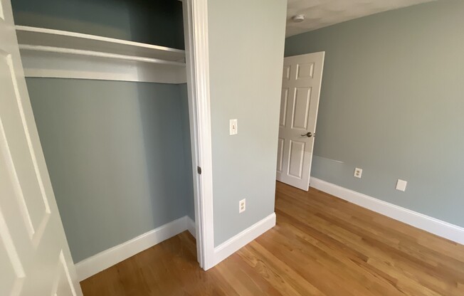 2 beds, 1 bath, $3,600, Unit A