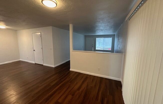 Remodeled Unit Of A Duplex with Central AC & Fenced Back Yard / Will Consider A Small Pet