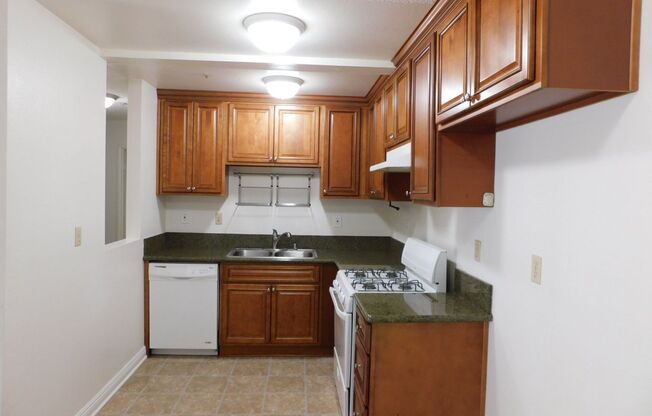 2 beds, 2 baths, $2,650, Unit 301