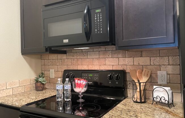 1 bed, 1 bath, 624 sqft, $1,405, Unit 11-201