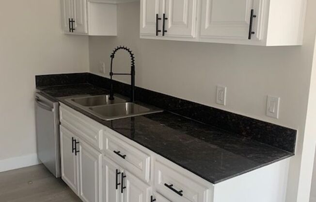 3 beds, 2 baths, 1,050 sqft, $2,800, Unit 2573-17