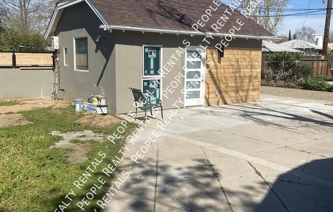 1504 ALTA VIS DR