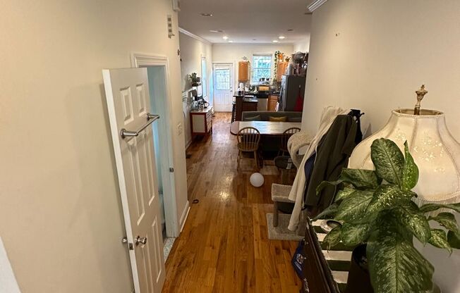 Spacious, Renovated 4BR/2.5BTH w/ HW Floors, A/C, W/D, Yard