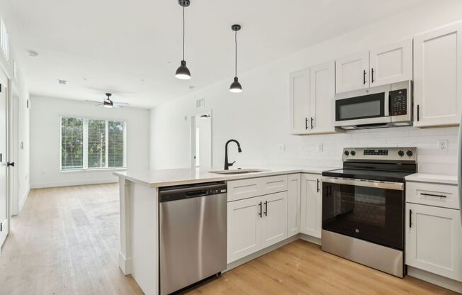 2 beds, 2 baths, 784 sqft, $1,895, Unit 308