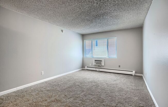 2 beds, 1 bath, $1,700, Unit 303