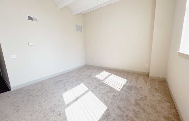 2 beds, 2 baths, 819 sqft, $1,600, Unit 211