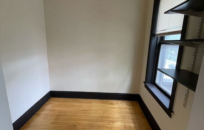 1 bed, 1 bath, $1,400