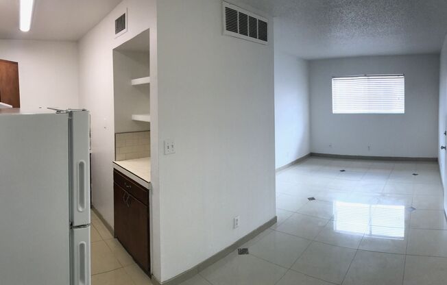 1 bed, 1 bath, 420 sqft, $987, Unit 14