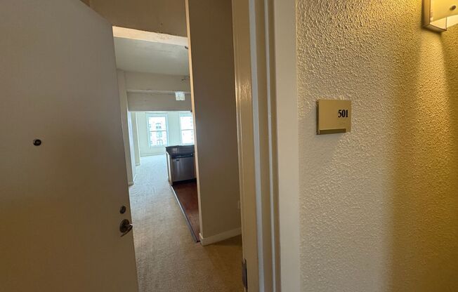 Modern 1-Bedroom Condo in the historic Garfield Building, Downtown SF