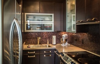 Nice 1 bedroom Condo in Gold Coast/Old Town