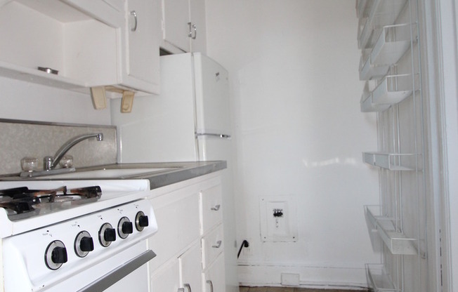1 bed, 1 bath, 2 sqft, $950, Unit #503