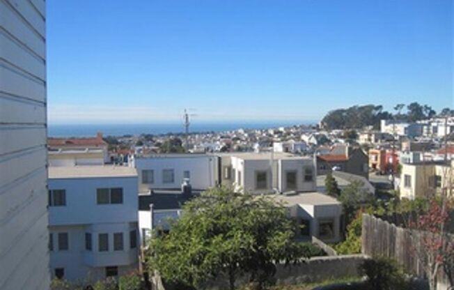 West Portal Gem with views to the Farallons!
