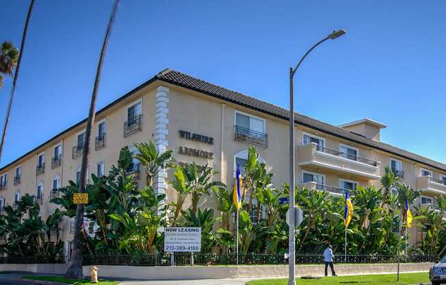 Welcome to Wilshire Ardmore Regency