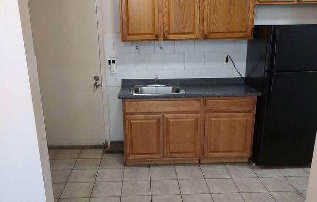 2 beds, 1 bath, 900 sqft, $1,200, Unit #1