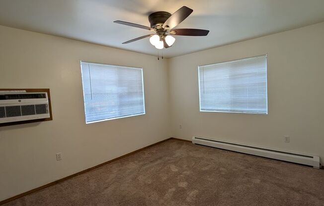 2 beds, 1 bath, 1,100 sqft, $1,319, Unit 1053 7312