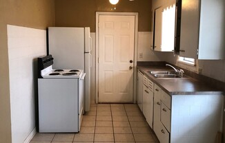 3 beds, 1 bath, $1,075