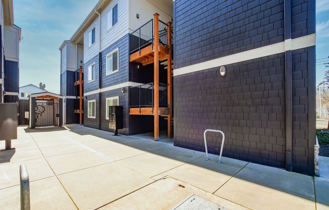 1 bed, 1 bath, 550 sqft, $1,324, Unit 201