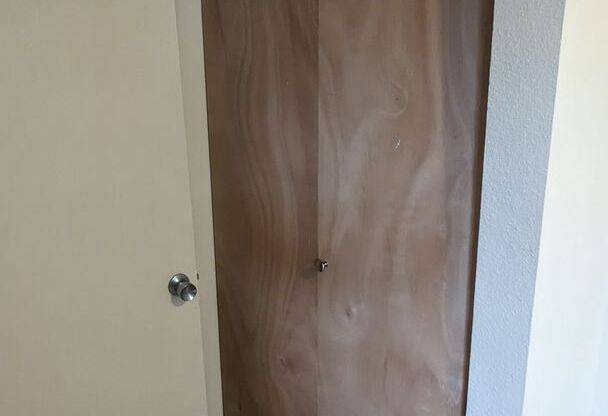 Studio, 1 bath, 350 sqft, $895, Unit 204