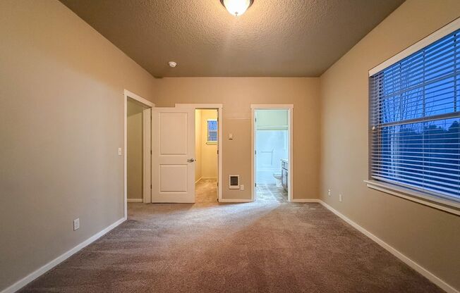 2 beds, 2 baths, 1,090 sqft, $1,600, Unit 501-05