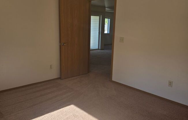 2 beds, 1 bath, 856 sqft, $1,269, Unit PL   7302