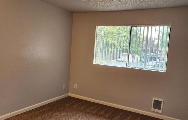 1 bed, 1 bath, 643 sqft, $1,500, Unit 213