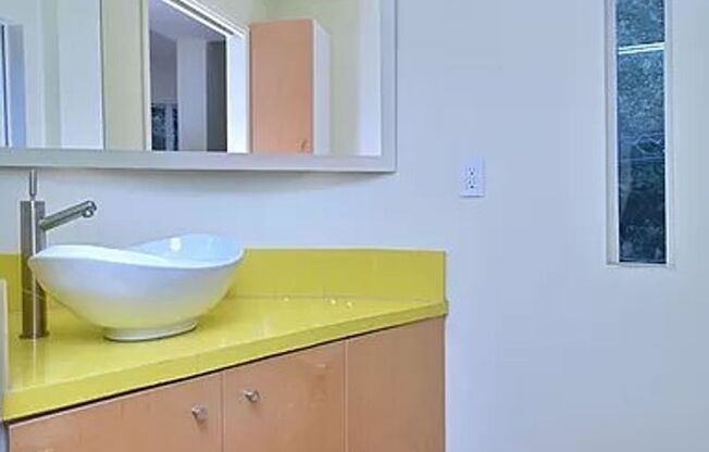 Contemporary Treehouse in Beverly Hills