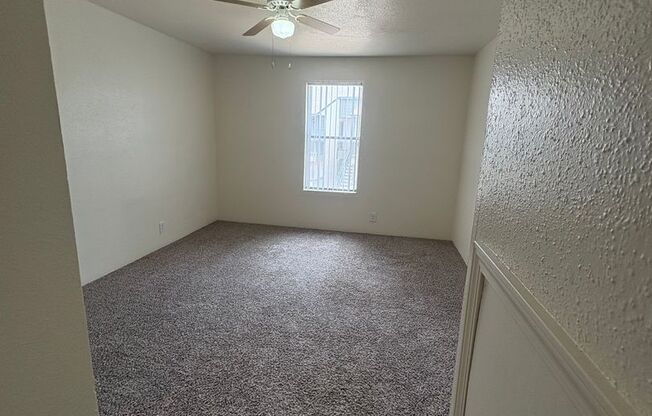 1 bed, 1 bath, $999, Unit 2303