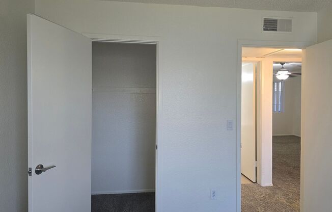 2 beds, 1 bath, 880 sqft, $1,195, Unit 315