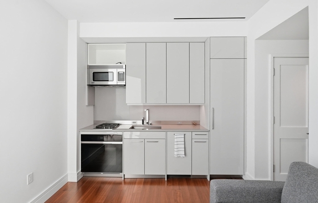 Studio, 1 bath, 385 sqft, $5,000, Unit 2412