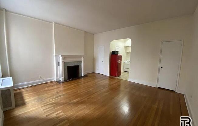 247 W 102 ST