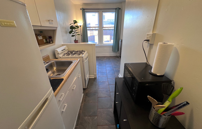 Studio, 1 bath, 400 sqft, $985, Unit 510