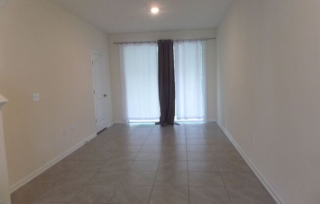 575 Oakleaf Plantation Pkwy #202