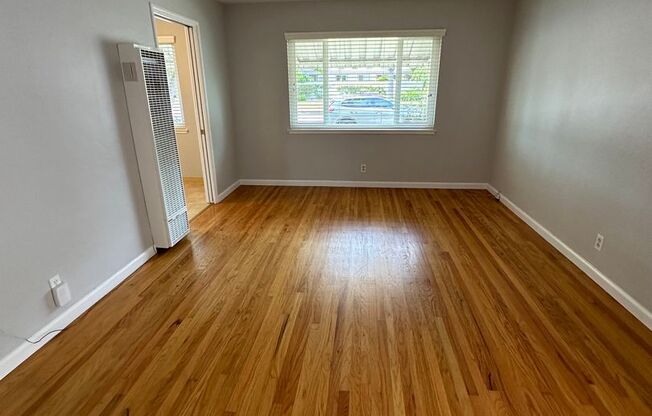 1 bed, 1 bath, 550 sqft, $2,300, Unit 4