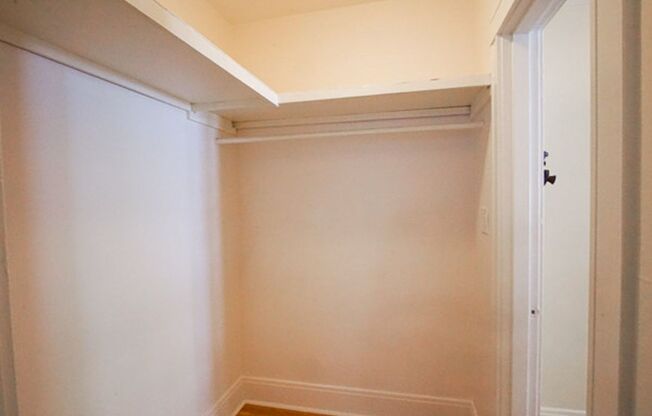 Studio, 1 bath, $1,075, Unit 12