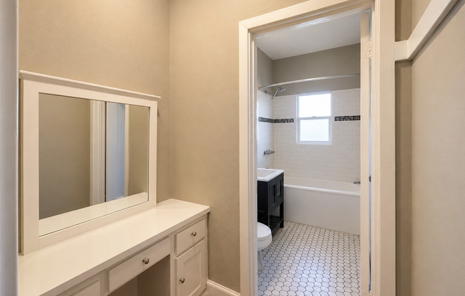 1 bed, 1 bath, 700 sqft, $1,995, Unit 401