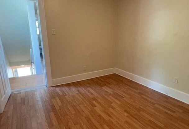 2 beds, 1 bath, $1,000