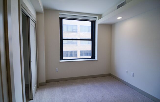 1 bed, 1 bath, 645 sqft, $1,095, Unit 305