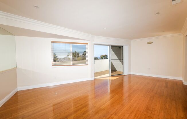 2 beds, 1.5 baths, 994 sqft, $3,995, Unit 17