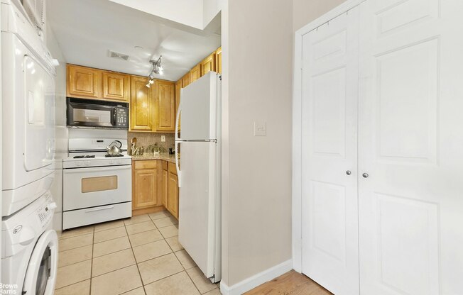 35 ESSEX ST