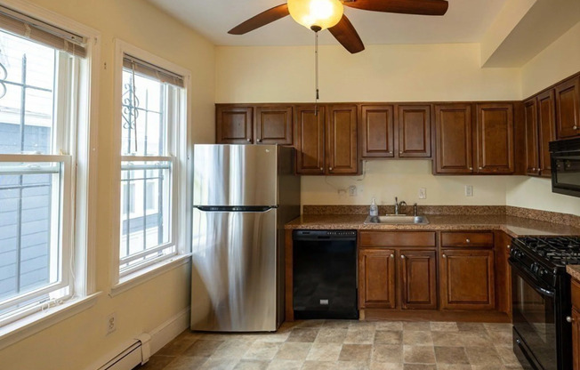 41 Hawthorne St Unit B
