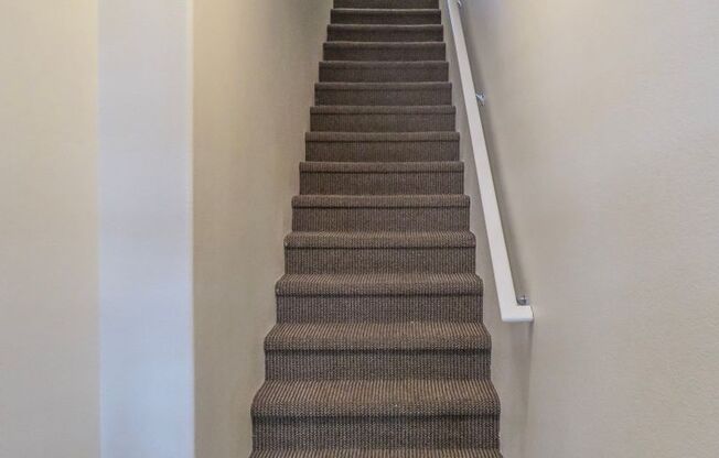 **No Rent Until February!! 2 Bedroom Townhome Available Now  !! Inquire today for tour !