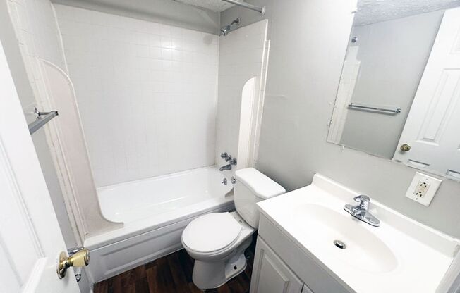 1 bed, 1 bath, 560 sqft, $815, Unit 715-40