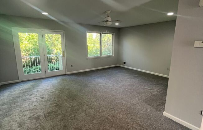 2 beds, 1 bath, 1,580 sqft, $3,149, Unit 12