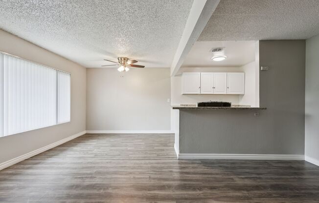 1 bed, 1 bath, 800 sqft, $2,180, Unit R18