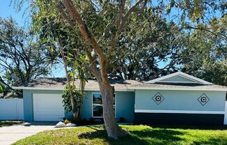 2 Bedroom/2 Bathroom Home, Fenced Yard, Pet Friendly! - Seminole